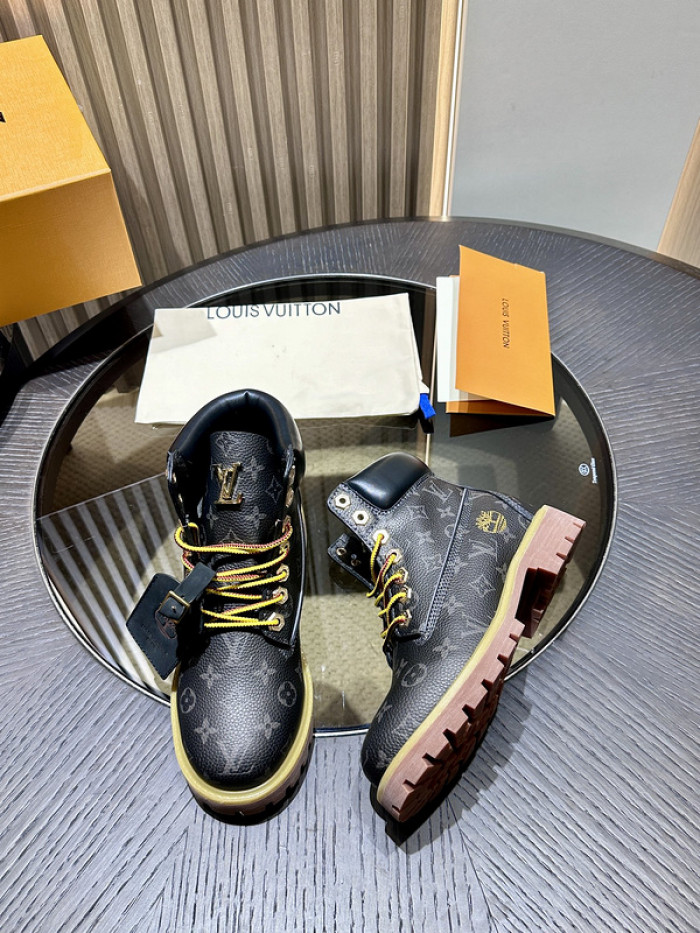 LV BOOTS L000015