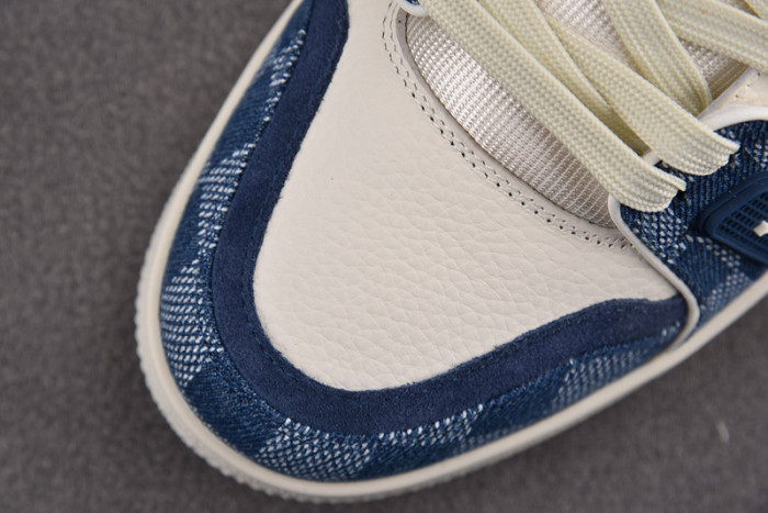 LV TRAINER SNEAKER LV-000575