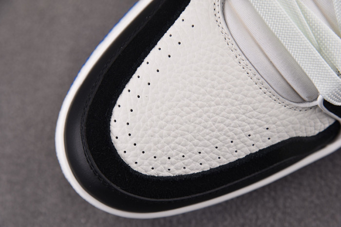 LV TRAINER SNEAKER LV-000562