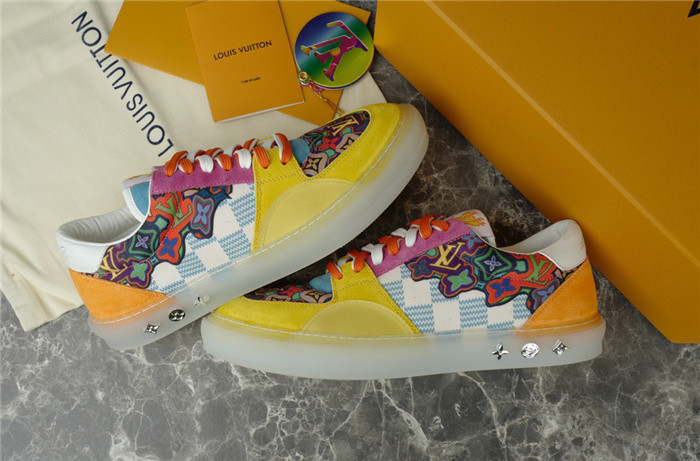 LV SNEAKER LV-000281