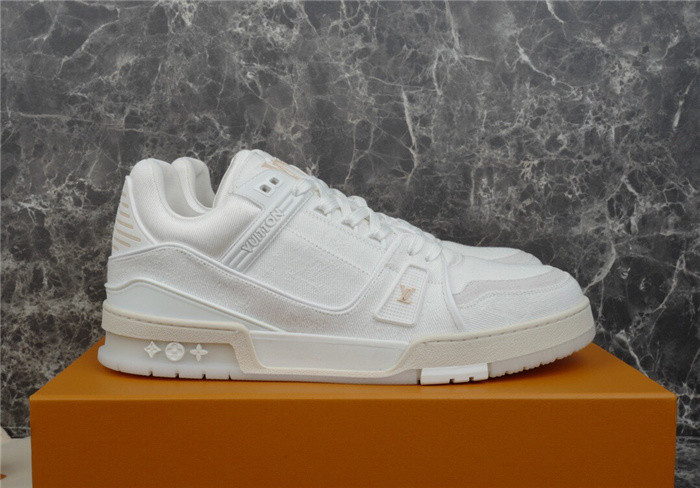LV SNEAKER LV-000296