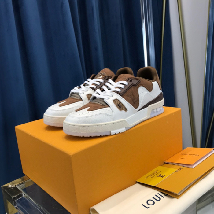 LV SNEAKER LV-000322