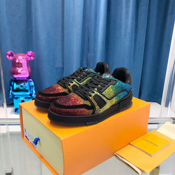 LV SNEAKER LV-000365