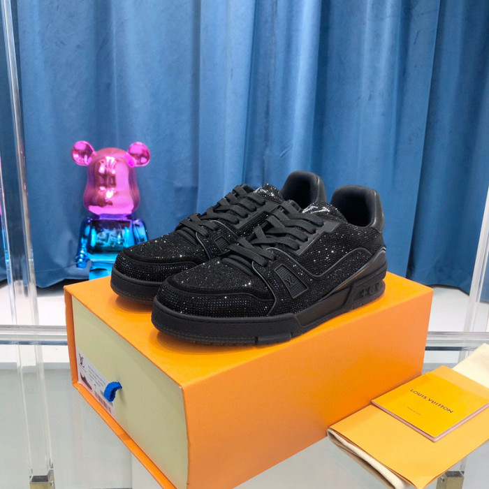 LV SNEAKER LV-000367