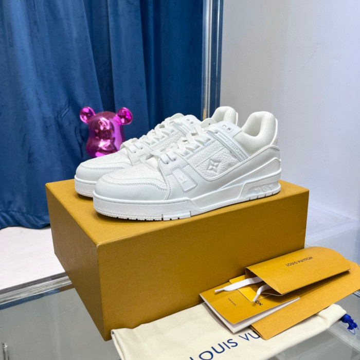 LV SNEAKER LV-000386