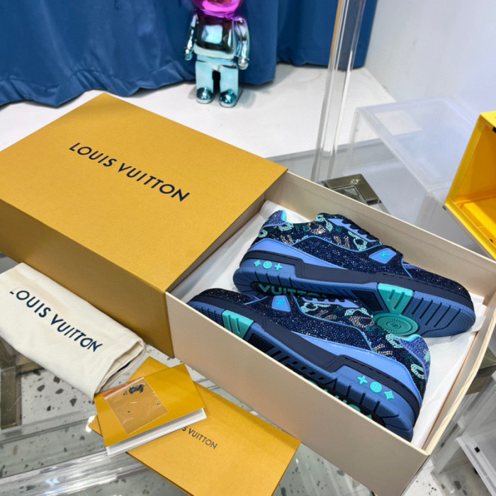 LV SNEAKER LV-000399