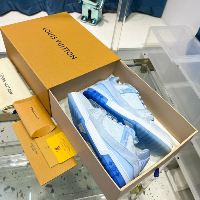LV SNEAKER LV-000422