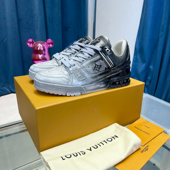 LV SNEAKER LV-000475