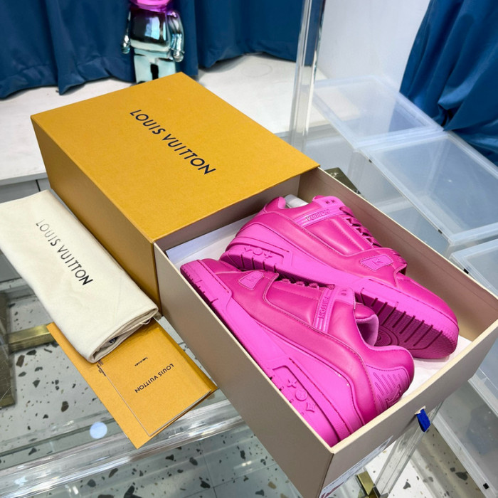 LV SNEAKER LV-000492