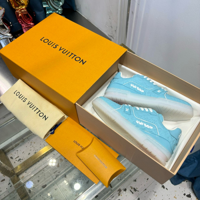 LV SNEAKER LV-000518