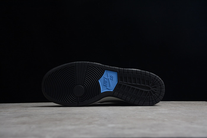 Nike SB Dunk High “Medium Grey” DJ9800-001