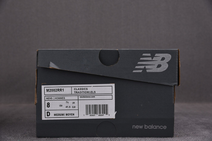 NEW BALANCE SNEAKER NB056