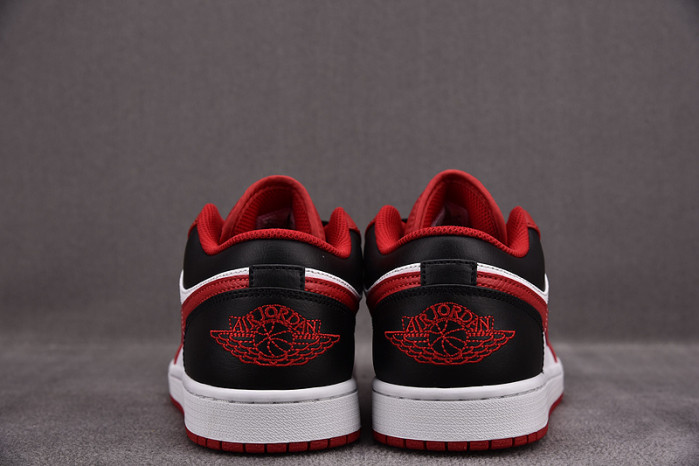 Jordan 1 Low Bulls 553558-163