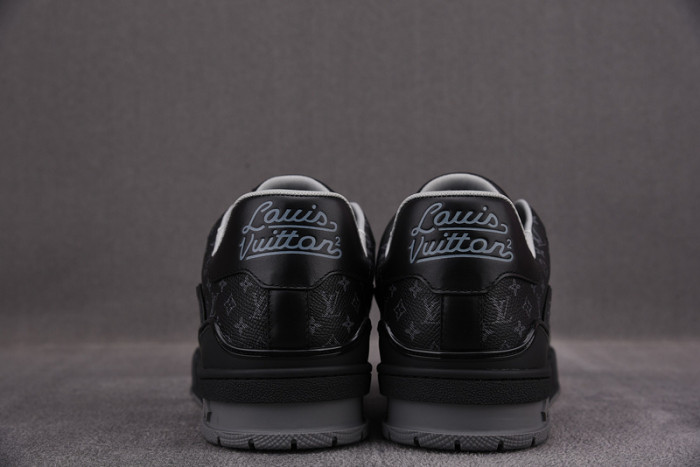 LV SNEAKER LV-000146