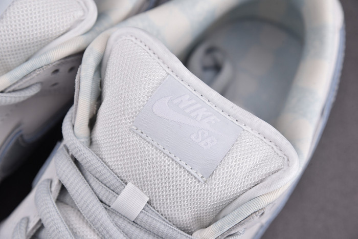 Nike SB Dunk Low White Lobster (Friends and Family) FD8776-100