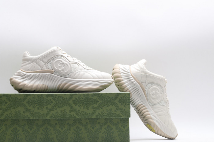 G*u*i* trainer sneaker116