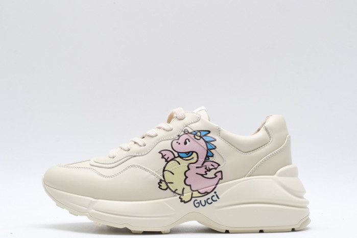 G*u*i* trainer sneaker122