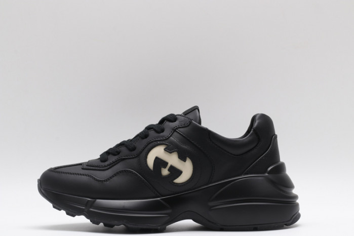 G*u*i* trainer sneaker126