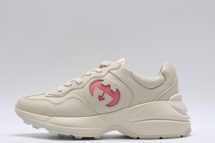 G*u*i* trainer sneaker127