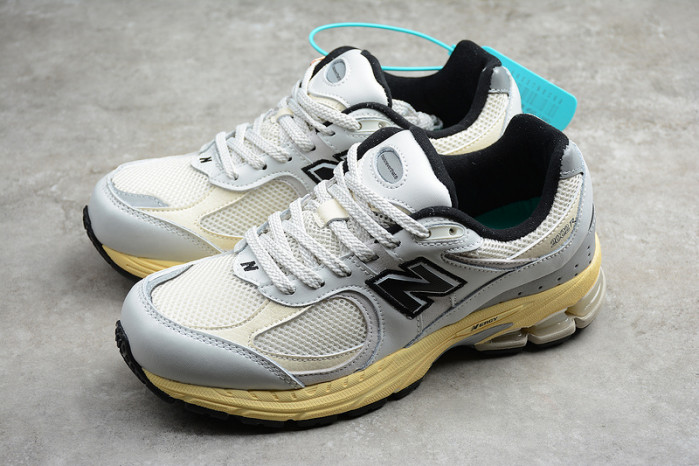 NEW BALANCE SNEAKER 003