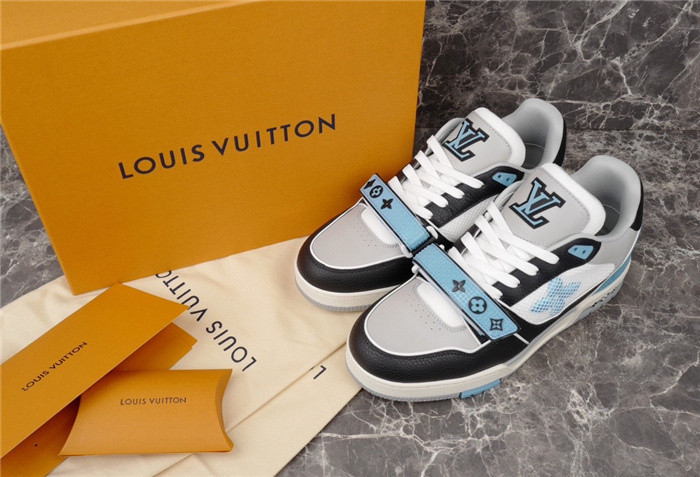 LV SNEAKER LV-000147