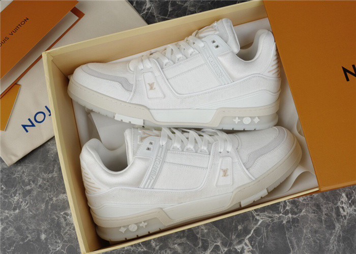 LV SNEAKER LV-000296