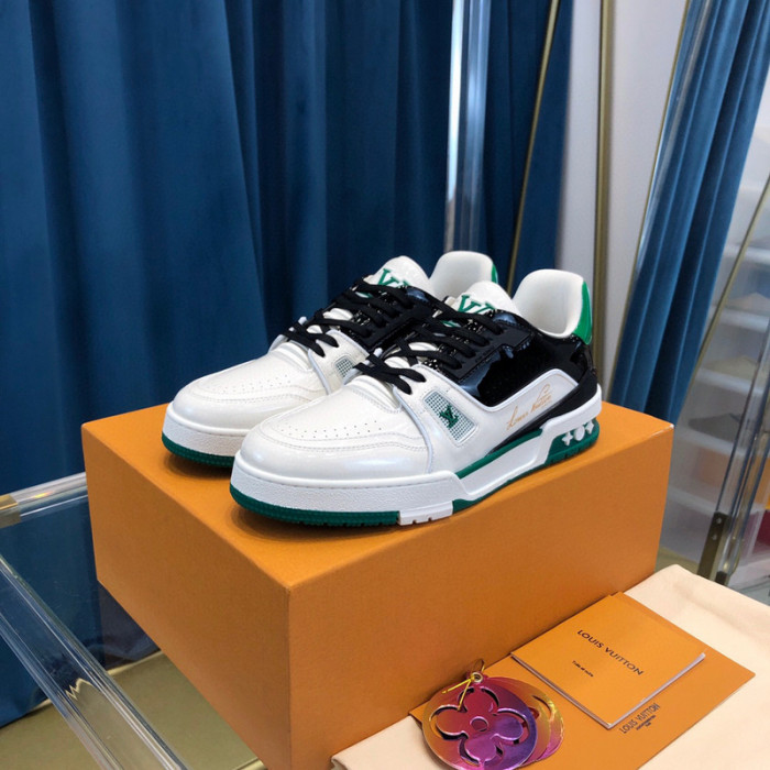 LV SNEAKER LV-000328