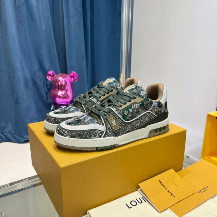 LV SNEAKER LV-000396