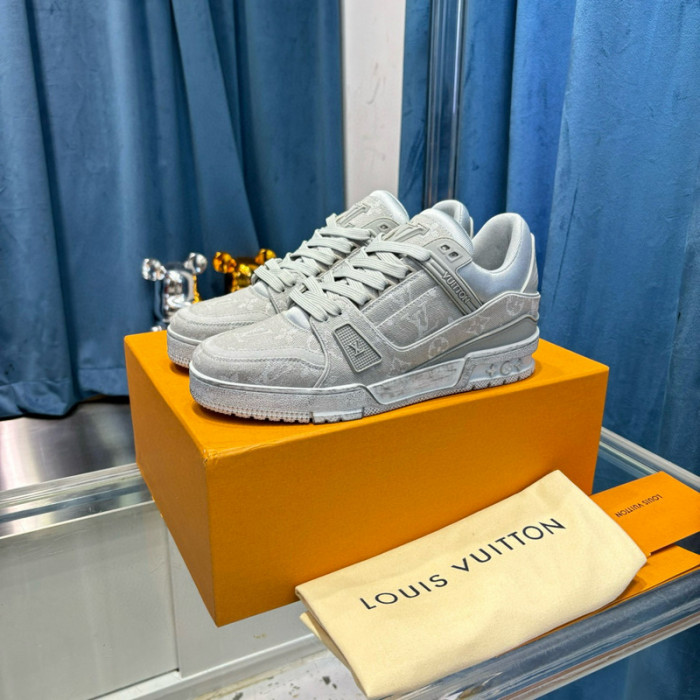 LV SNEAKER LV-000516