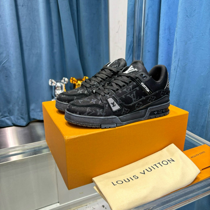 LV SNEAKER LV-000517