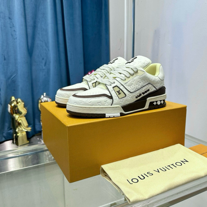 LV SNEAKER LV-000529