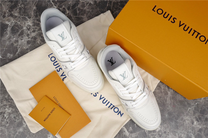LV SNEAKER LV-000206