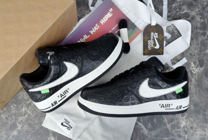 LV SNEAKER LV-000240