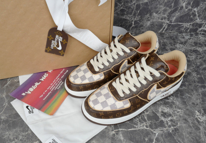 LV SNEAKER LV-000241