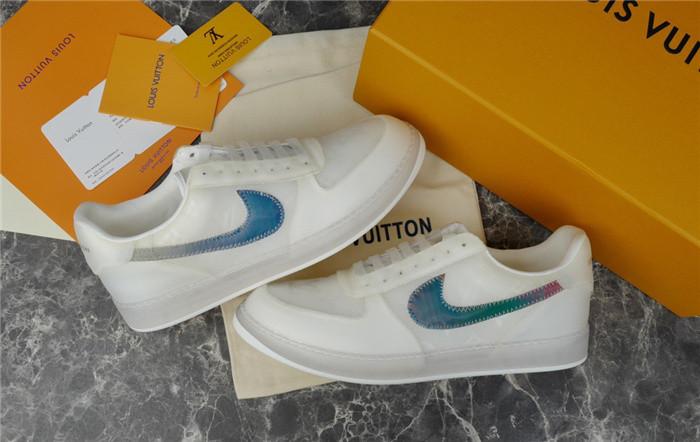 LV SNEAKER LV-000257