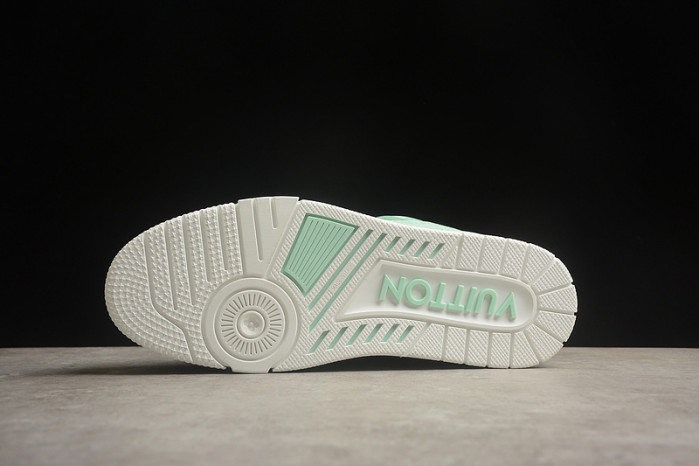 LV TRAINER SNEAKER LV-000557