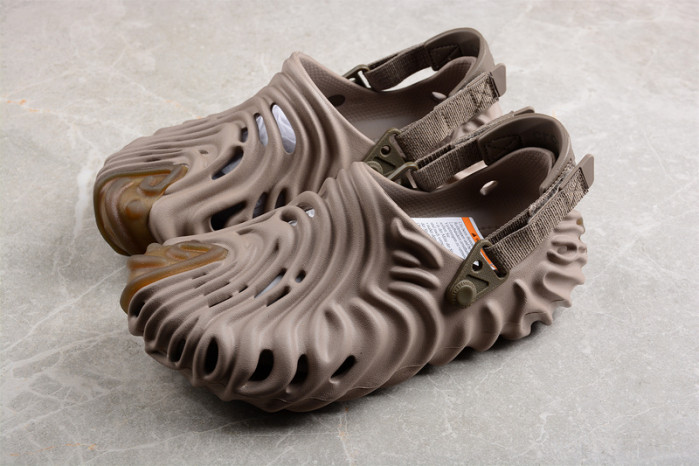 Cr*0*s x salehe bembury c00004