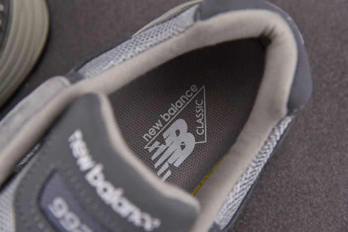 NEW BALANCE SNEAKER NB070