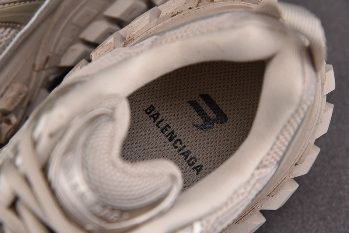 DEFENDER SNEAKER DS018