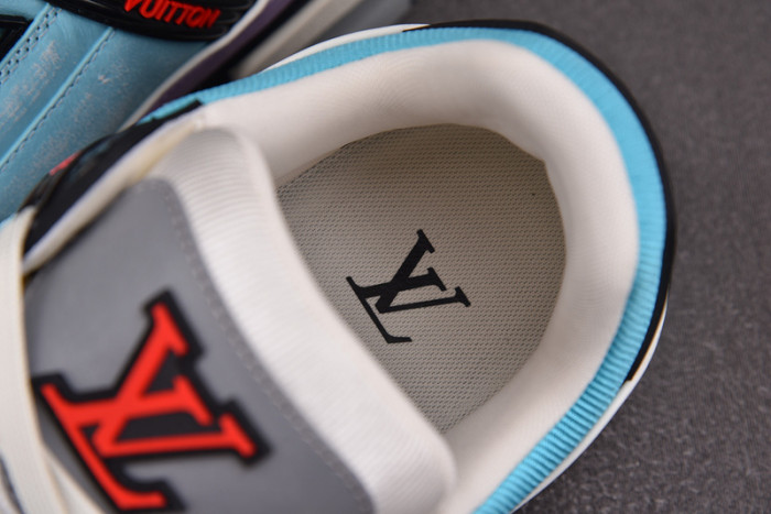 LV SNEAKER LV-000122