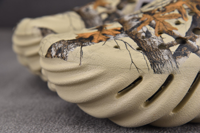 Cr*0*s x salehe bembury c00012