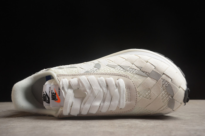 SACAI X NIKE LDVAPORWAFFLE MIX LOW WHITE DR5209-100