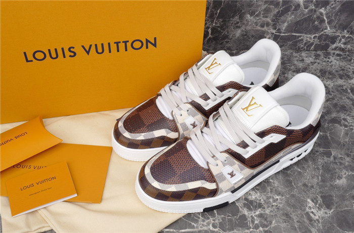 LV SNEAKER LV-000219