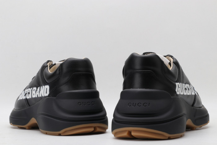 G*u*i* trainer sneaker35