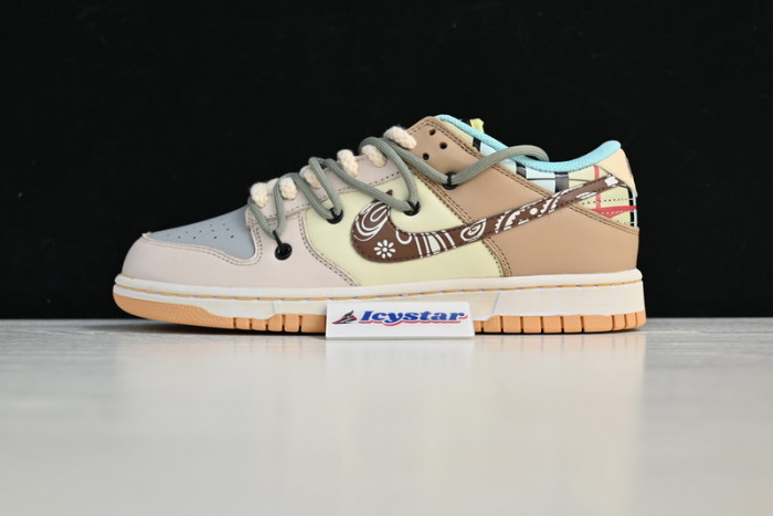 Dunk Low SE "Free .99"