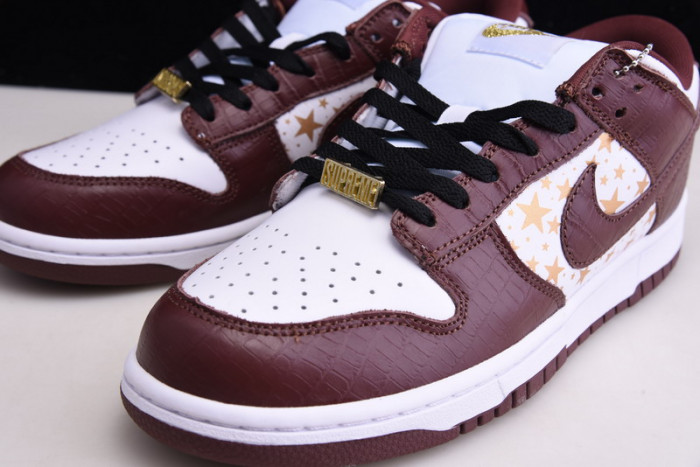 S*p*e x nike sb dunk low "brown stars" dh3228-103
