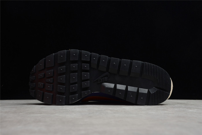 NIKE VAPORWAFFLE SACAI DARK IRIS DD1875-500