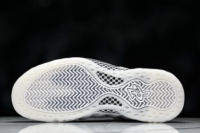 NIKE Air Foamposite One 