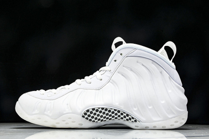 NIKE Air Foamposite One ''Triple White'' HJ5195-100