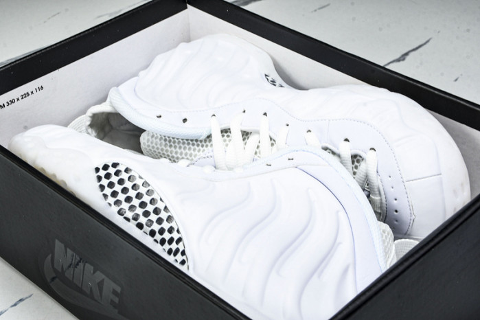 NIKE Air Foamposite One 